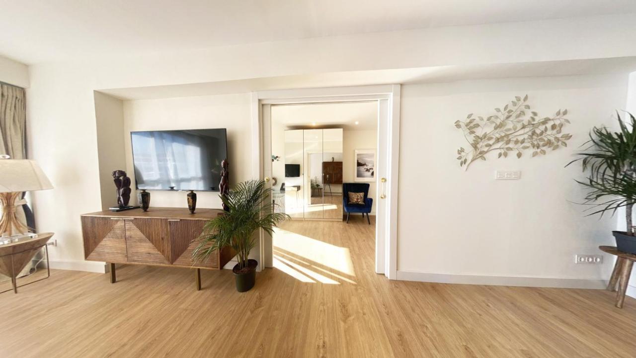 Miramar Luxurious Flat, 3 Double Rooms, Free Parking, Terrace, Completely New 圣塞瓦斯蒂安 外观 照片