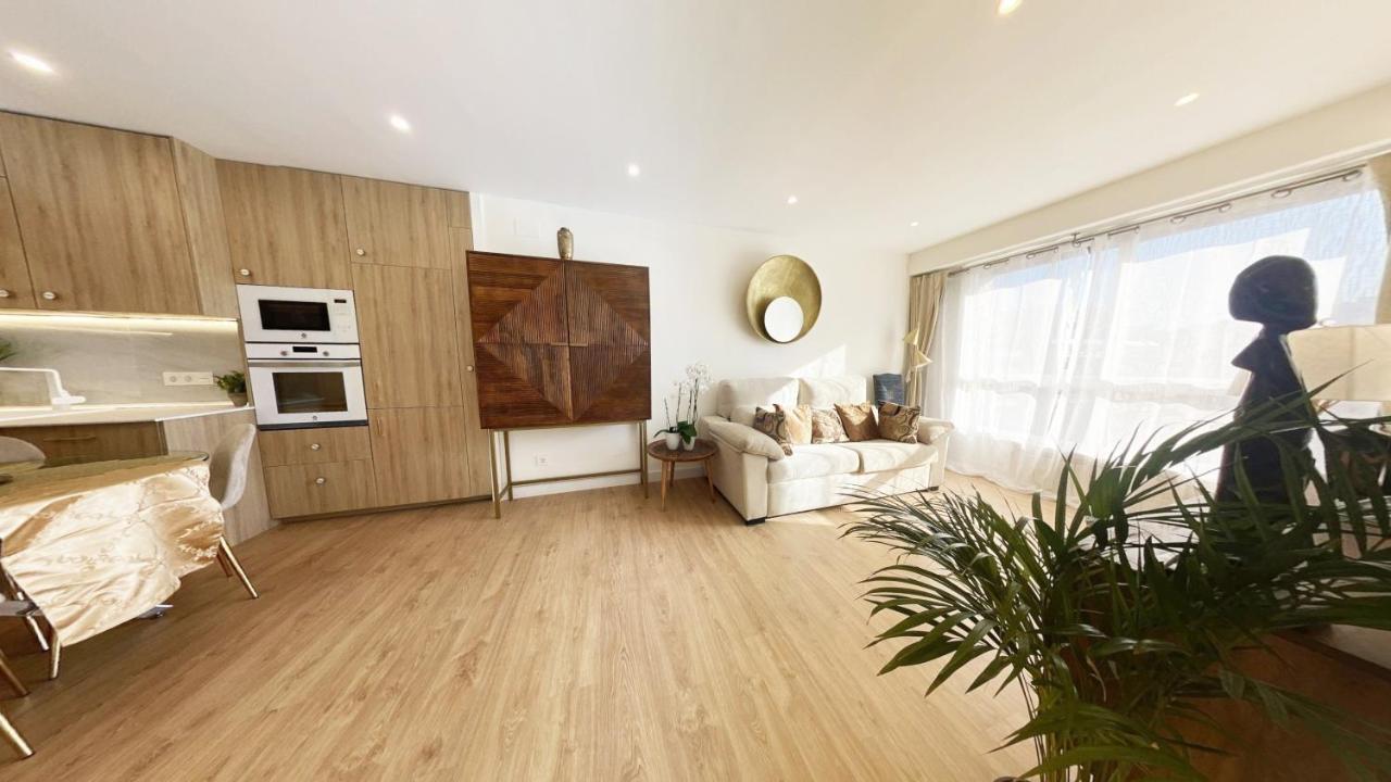 Miramar Luxurious Flat, 3 Double Rooms, Free Parking, Terrace, Completely New 圣塞瓦斯蒂安 外观 照片