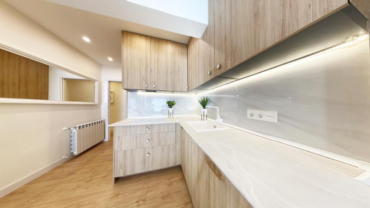 Miramar Luxurious Flat, 3 Double Rooms, Free Parking, Terrace, Completely New 圣塞瓦斯蒂安 外观 照片