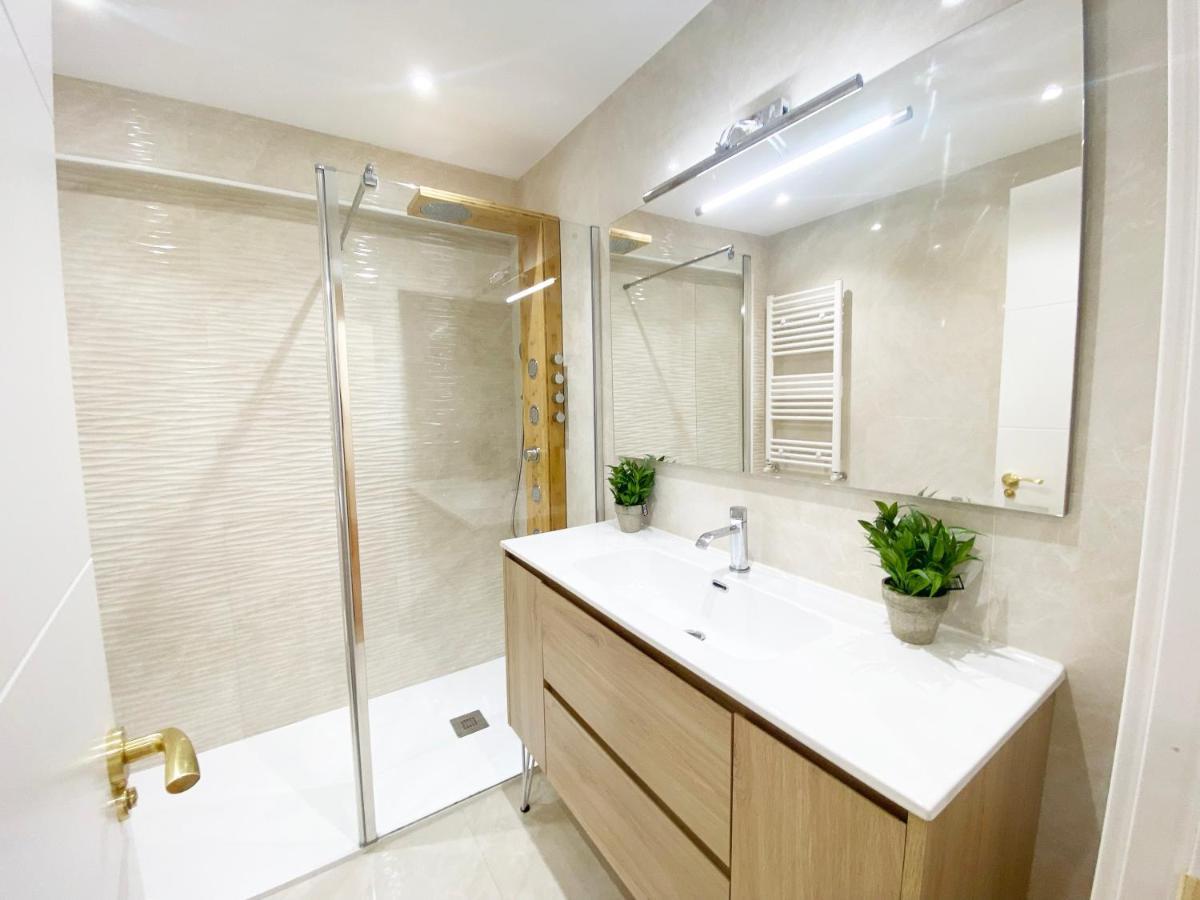 Miramar Luxurious Flat, 3 Double Rooms, Free Parking, Terrace, Completely New 圣塞瓦斯蒂安 外观 照片