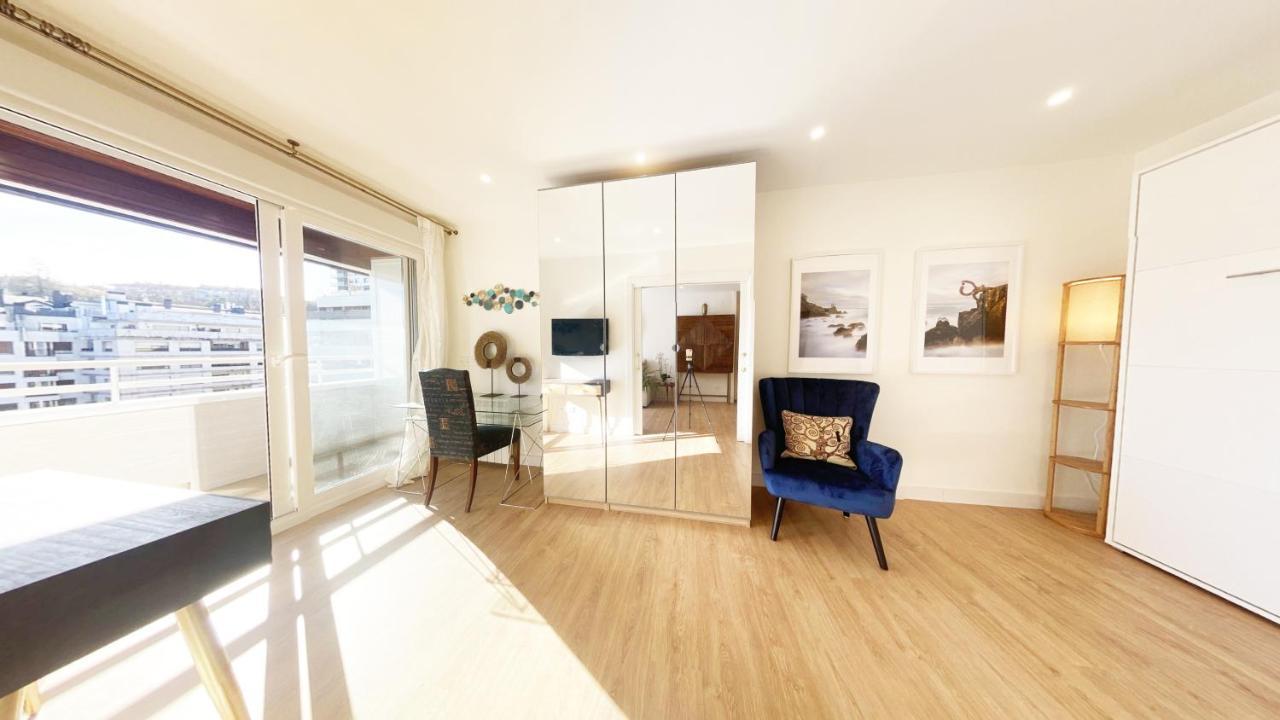 Miramar Luxurious Flat, 3 Double Rooms, Free Parking, Terrace, Completely New 圣塞瓦斯蒂安 外观 照片