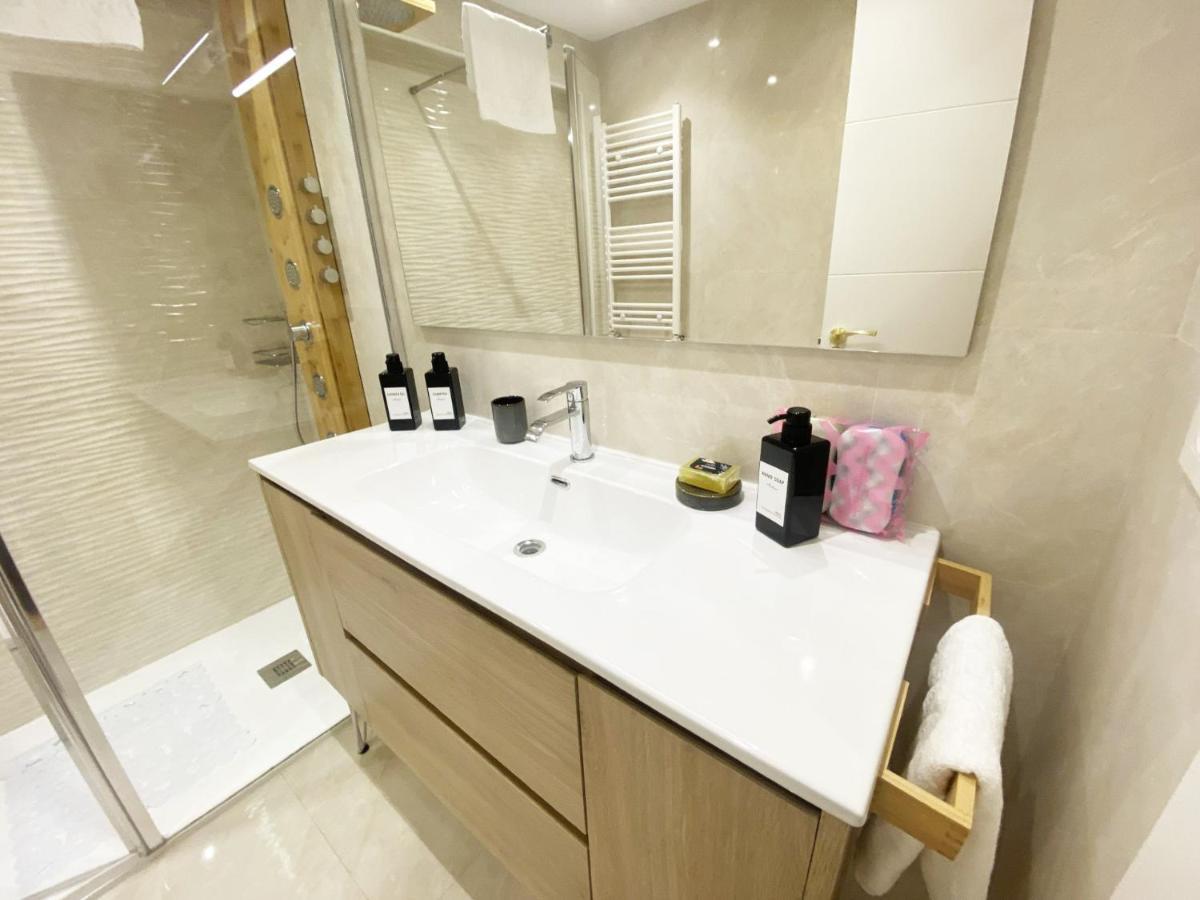 Miramar Luxurious Flat, 3 Double Rooms, Free Parking, Terrace, Completely New 圣塞瓦斯蒂安 外观 照片